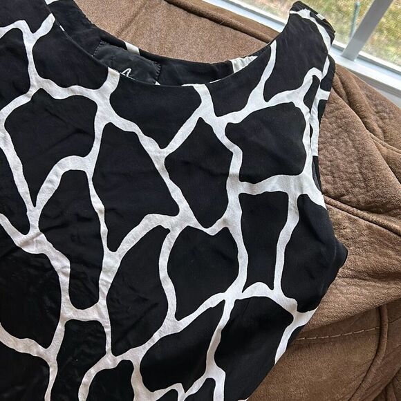 Vintage Positive Attitude Black and White Giraffe Print Sleeveless Maxi Dress. S - Picture 4 of 8